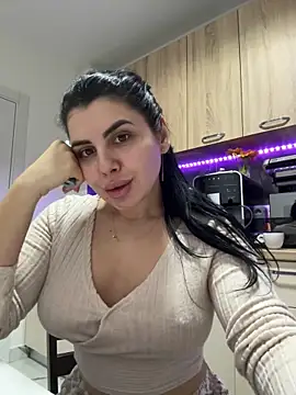 Snapshot of Scarlett-Dream chatting on 02/12/26, 05:13 Scarlett-Dream online show from 02/12/26, 05:13