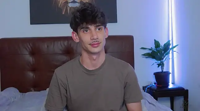 Snapshot of DanielCrush1 chatting on 03/01/25, 04:22 DanielCrush1 online show from 03/01/25, 04:22