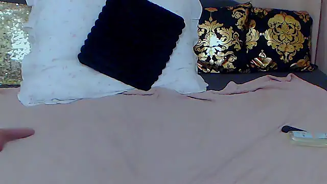 Snapshot of BustyVicky chatting on 12/12/24, 09:58 BustyVicky online show from 12/12/24, 09:58