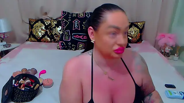 Snapshot of BustyVicky chatting on 02/12/25, 10:04 BustyVicky online show from 02/12/25, 10:04
