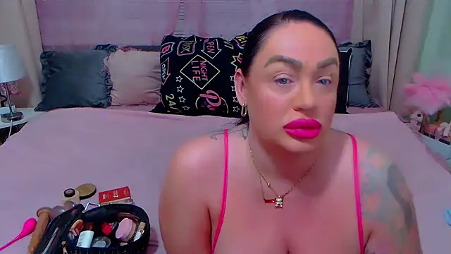 Snapshot of BustyVicky chatting on 03/21/25, 11:12 BustyVicky online show from 03/21/25, 11:12