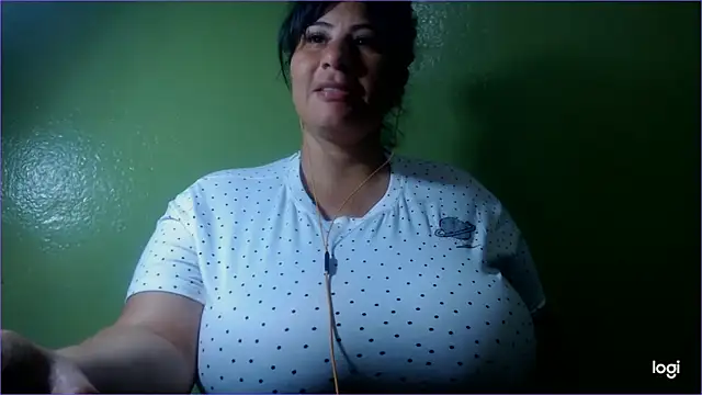 Snapshot of Kosem4 chatting on 12/28/24, 12:26 Kosem4 online show from 12/28/24, 12:26