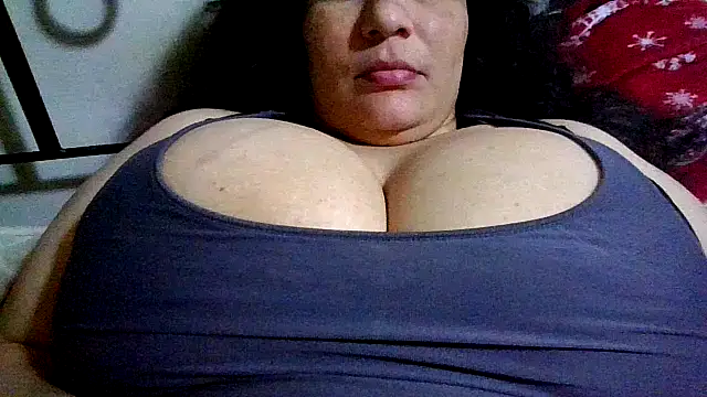 Snapshot of Kosem4 chatting on 10/25/25, 08:47 Kosem4 online show from 10/25/25, 08:47