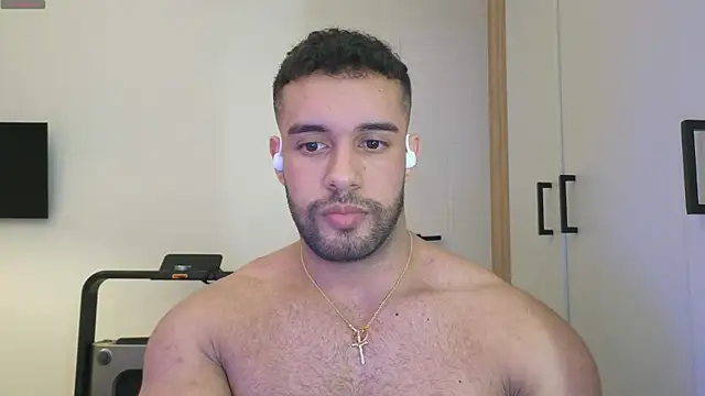 Snapshot of izaak_lover chatting on 01/03/25, 11:55 izaak lover online show from 01/03/25, 11:55