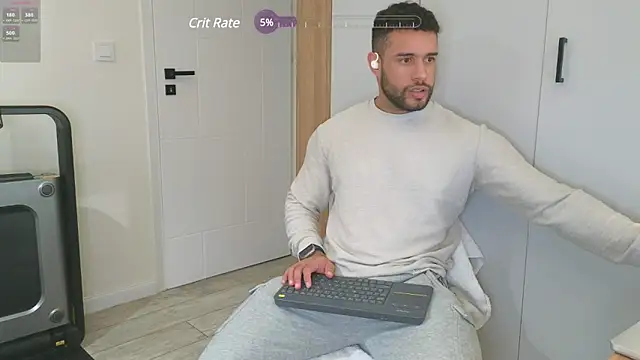 Snapshot of izaak_lover chatting on 01/11/25, 10:18 izaak lover online show from 01/11/25, 10:18