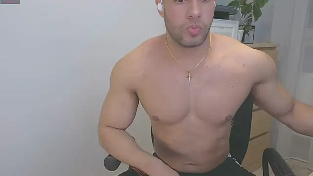 Snapshot of izaak_lover chatting on 02/13/25, 06:05 izaak lover online show from 02/13/25, 06:05