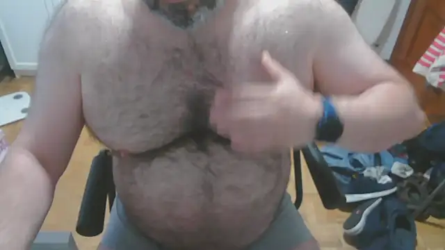 Snapshot of mikeyhotbear chatting on 06/04/26, 05:02 mikeyhotbear online show from 06/04/26, 05:02