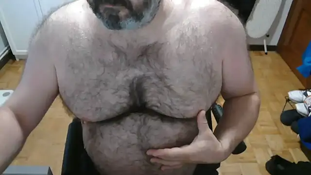 mikeyhotbear online show from 07/14/26, 05:12
