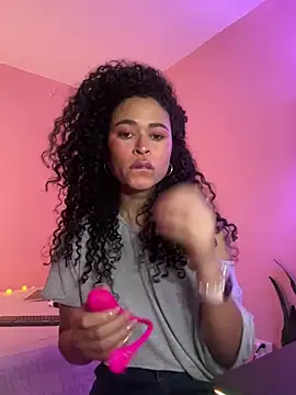 GabriSaenz online show from 12/12/24, 09:26