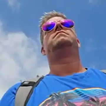 Trucker Hunter online show from 10/19/25, 12:50