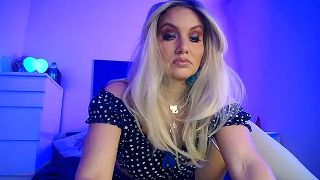 Tinkerbell822 online show from 02/16/25, 08:54