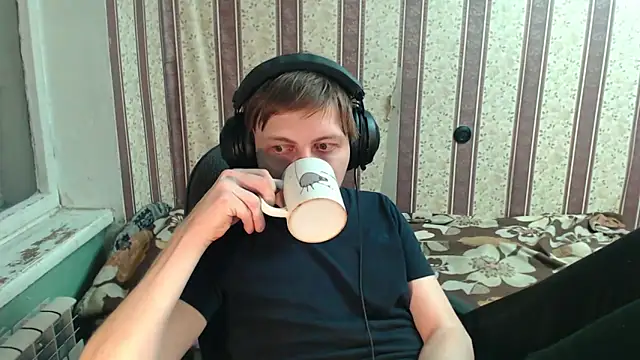 darienlarge online show from 11/03/25, 02:29