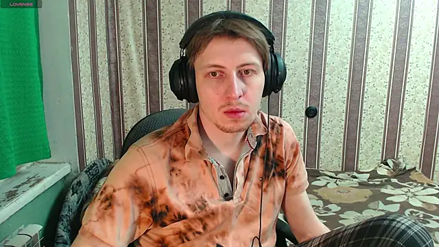 darienlarge online show from 11/25/25, 06:08