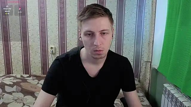 Snapshot of darienlarge chatting on 06/08/26, 03:45 darienlarge online show from 06/08/26, 03:45
