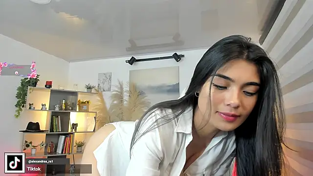 Alexandra ra online show from 12/04/24, 12:08