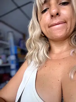 sammyqueenx21 online show from 11/30/25, 01:15