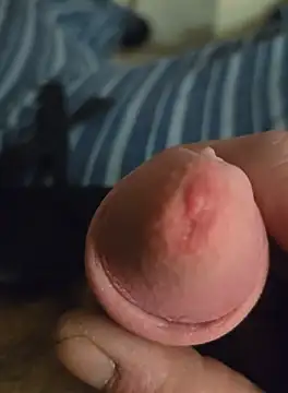 Snapshot of Zauberstab8 chatting on 10/18/25, 04:59 Zauberstab8 online show from 10/18/25, 04:59