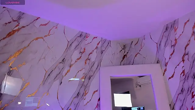 ErikaBenz  online show from 12/05/25, 04:32