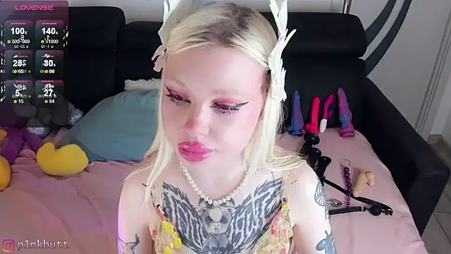 Snapshot of HelenGoat chatting on 12/20/24, 06:13 HelenGoat online show from 12/20/24, 06:13