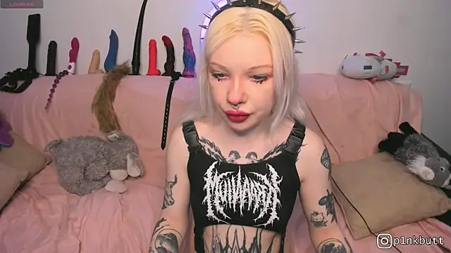 Snapshot of HelenGoat chatting on 05/01/26, 02:16 HelenGoat online show from 05/01/26, 02:16