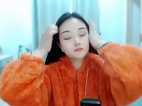 Snapshot of Angel-C chatting on 12/04/24, 01:25 Angel-C online show from 12/04/24, 01:25