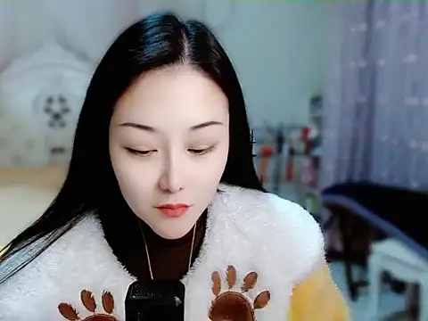 Snapshot of Angel-C chatting on 12/17/24, 01:39 Angel-C online show from 12/17/24, 01:39