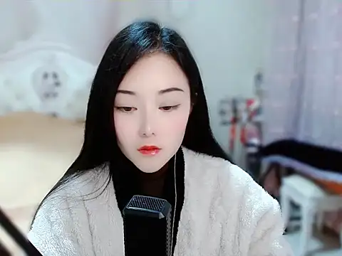 Snapshot of Angel-C chatting on 01/24/25, 01:24 Angel-C online show from 01/24/25, 01:24