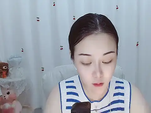 Snapshot of Angel-C chatting on 10/02/25, 01:23 Angel-C online show from 10/02/25, 01:23