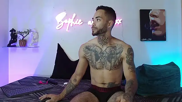 SophieFoxx17 online show from 04/25/26, 12:08