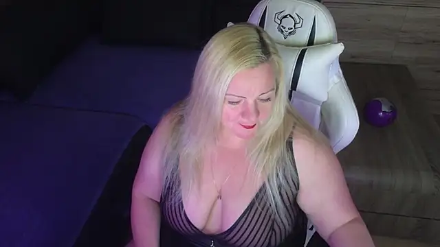 MolligSpielle online show from 10/02/25, 07:54