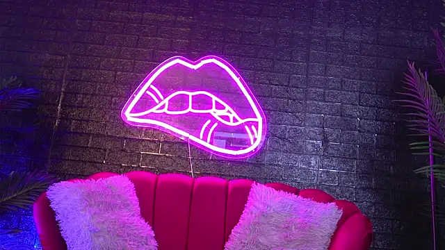 ScarlettQuate online show from 12/04/24, 05:55