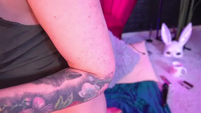 ScarlettQuate online show from 12/07/24, 07:32