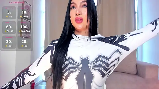 barbie es online show from 10/31/25, 03:02