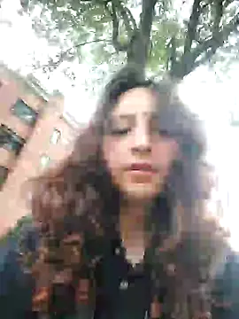 Snapshot of _Laary chatting on 12/18/24, 08:25 Laary online show from 12/18/24, 08:25