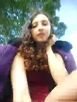 Snapshot of _Laary chatting on 12/23/24, 08:47 Laary online show from 12/23/24, 08:47