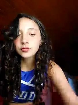 Snapshot of _Laary chatting on 02/05/25, 08:35 Laary online show from 02/05/25, 08:35