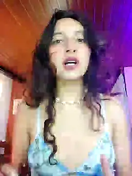 Snapshot of _Laary chatting on 02/06/25, 08:56 Laary online show from 02/06/25, 08:56