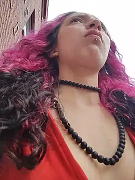  Laary online show from 11/05/25, 07:36