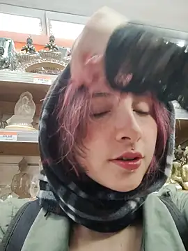  Laary online show from 12/18/25, 08:26