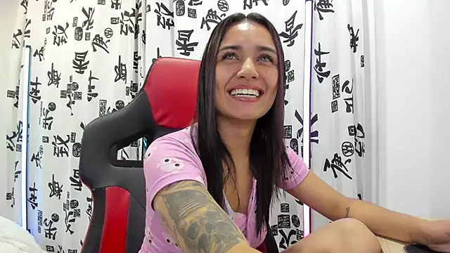 Snapshot of Dalia_D chatting on 03/06/25, 02:30 Dalia D online show from 03/06/25, 02:30