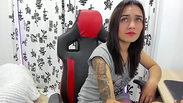 Snapshot of Dalia_D chatting on 03/07/25, 01:42 Dalia D online show from 03/07/25, 01:42