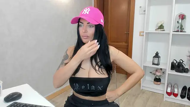 ElisaBaxter online show from 09/28/25, 05:46