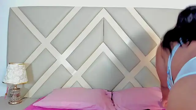 SSCARLETH  online show from 02/19/25, 07:05