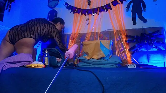 britanyy  online show from 10/16/25, 03:07