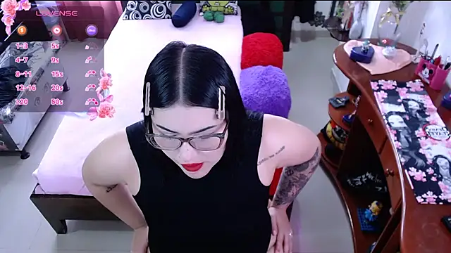 lufek23 online show from 02/28/25, 02:20