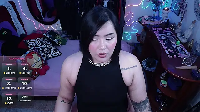 lufek23 online show from 04/17/26, 04:10