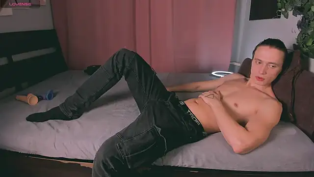 NigelStriker online show from 02/26/25, 04:35