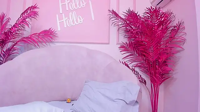 Natasharuso online show from 02/20/25, 11:42