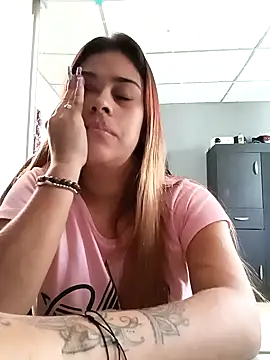 Latina sexy1 online show from 02/13/25, 04:07