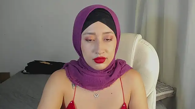 adila anich online show from 03/18/25, 10:37